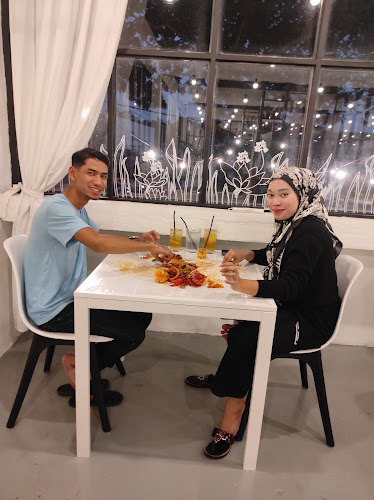 TRE NOMI WESTERN & COFFEE - Kulim