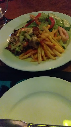 Cheers 32 Cafe - Gastronomi dan perhotelan