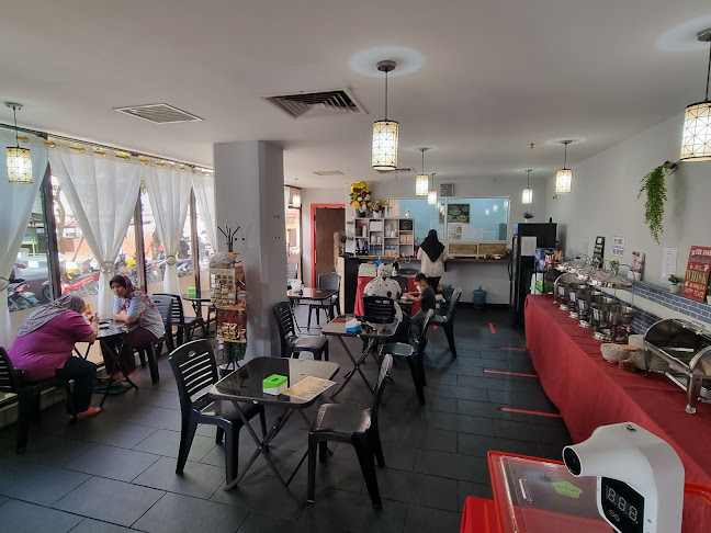 Yatt's Kitchen (Halal)