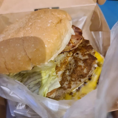 Comentarii opinii despre Jollibee Sunway Pyramid