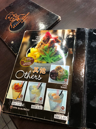 Uncle Guan Kopitiam - Gastronomi dan perhotelan