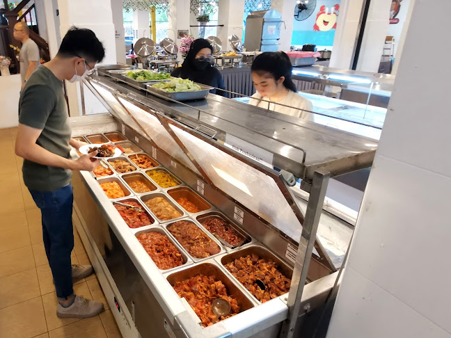 Opinii despre Penang Steamboat and Grill (The Mualaf Kopitiam) în George Town - Gastronomi dan perhotelan