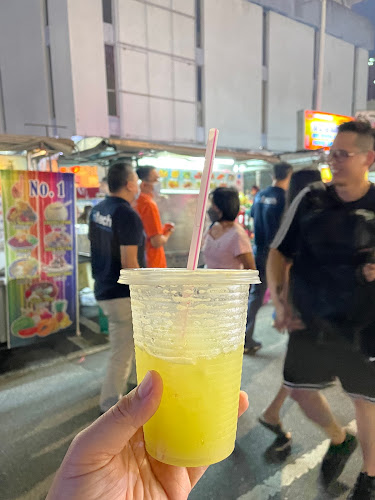 CHONG Charcoal Seafood Char Kuey Teow 炭烧海鲜炒粿条 - George Town