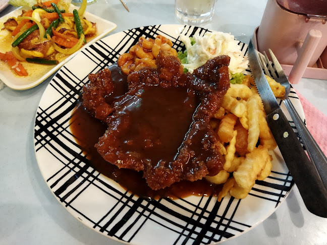 Aneka makanan disini