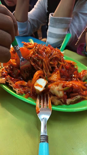 Kompleks Makanan Medan Renong Padang Kota Lama - Gastronomi dan perhotelan