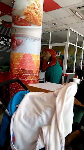 Opinii despre Marrybrown Labuan în Victoria - Gastronomi dan perhotelan