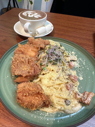 almost human club - Gastronomi dan perhotelan