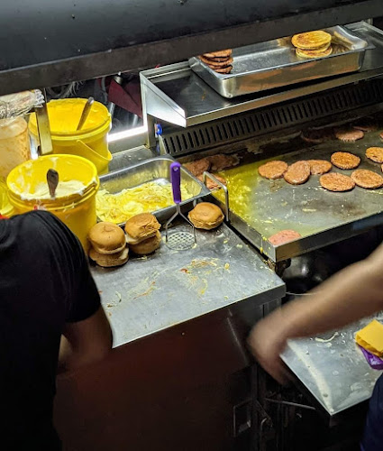 Opinii despre Om Burger în Ampang - Gastronomi dan perhotelan