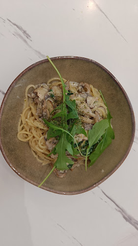 10 Studio Cafe - Gastronomi dan perhotelan