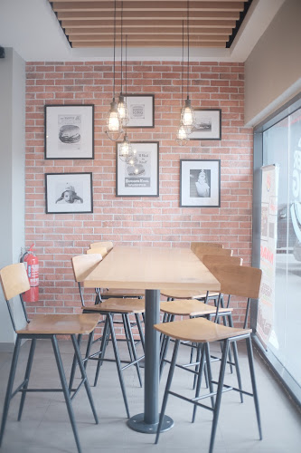 Comentarii opinii despre Burger King M-City