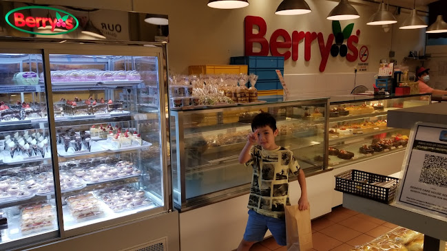 Berry's Cake House @SS2 - Gastronomi dan perhotelan