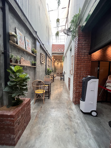 Comentarii opinii despre DoSomething-De Only Cafe