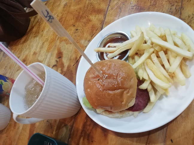 Comentarii opinii despre MunchiesKK Burger