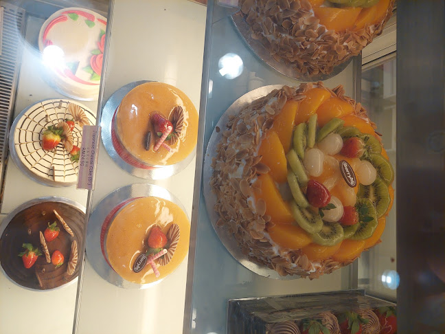 Berry's Cake House Sdn Bhd - Gastronomi dan perhotelan