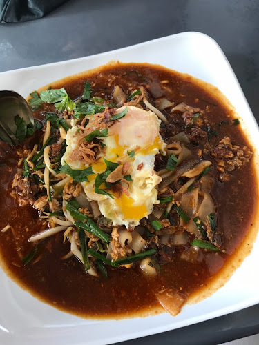 Mi Kicap Stadium - Gastronomi dan perhotelan