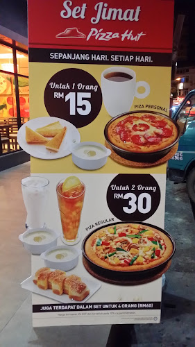 Pizza Hut - Gastronomi dan perhotelan