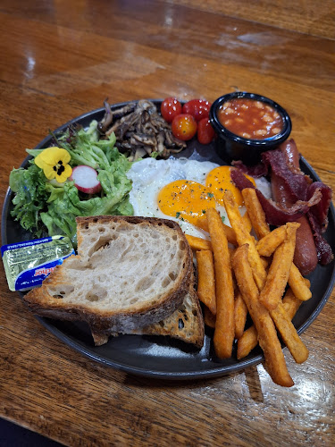 Frisky Goat Bakery Cafe - Gastronomi dan perhotelan