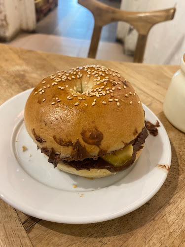 The Mugshot Cafe - Gastronomi dan perhotelan