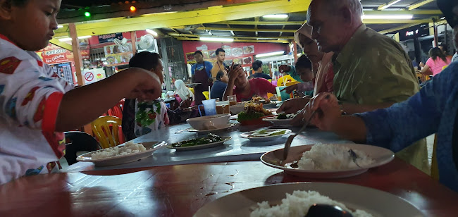 Comentarii opinii despre Warong Katana Ikan Bakar Hiliran