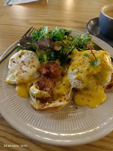 Breda Cafe - Gastronomi dan perhotelan