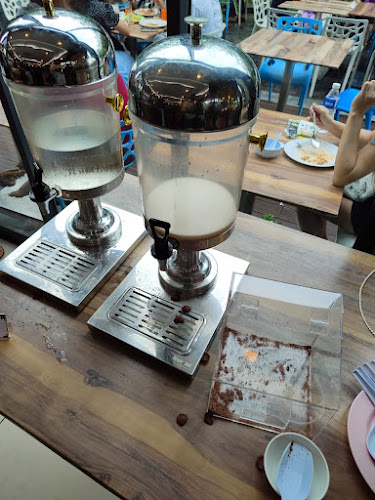 Reef Cafe@D'Wharf Hotel - Gastronomi dan perhotelan