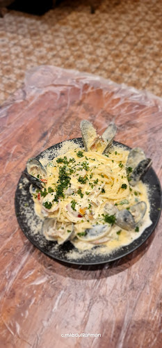 La Familia Restaurant - Gastronomi dan perhotelan