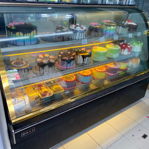 Dnialicious Cake House Pasir Panjang - Gastronomi dan perhotelan