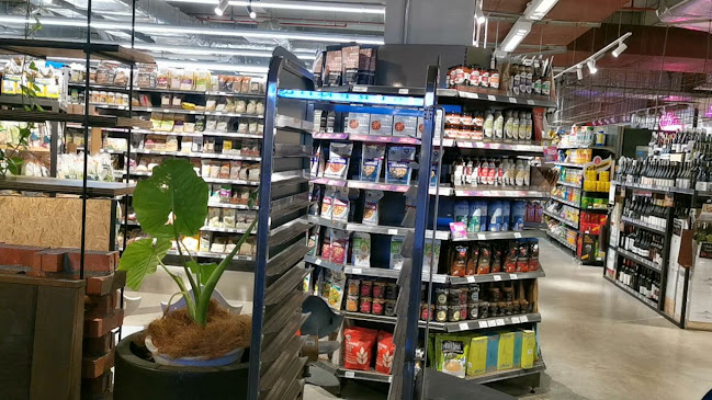 Ben's Independent Grocer @ The LINC - Gastronomi dan perhotelan