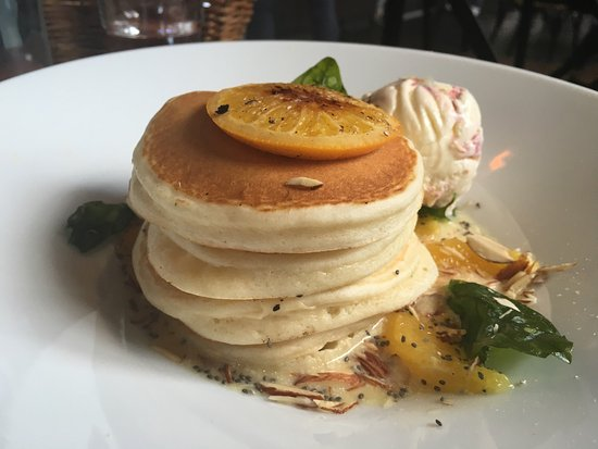 The Red Beanbag - Gastronomi dan perhotelan