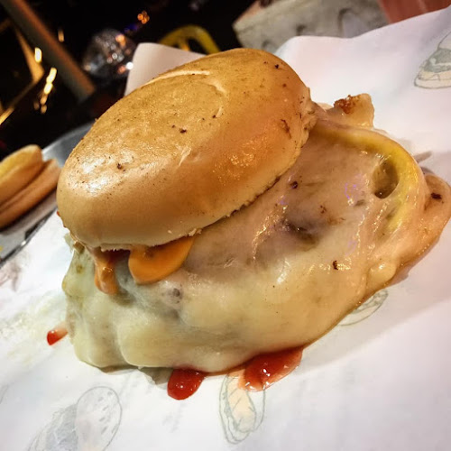 Betto's Burgers - Gastronomi dan perhotelan