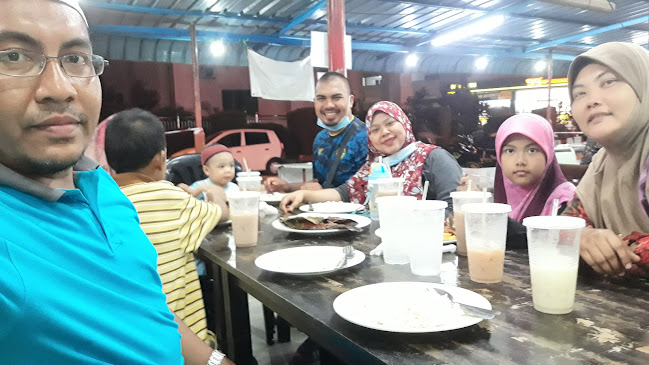 D'port Ikan Bakar Seafood Kuala Sepetang Taiping - Gastronomi dan perhotelan