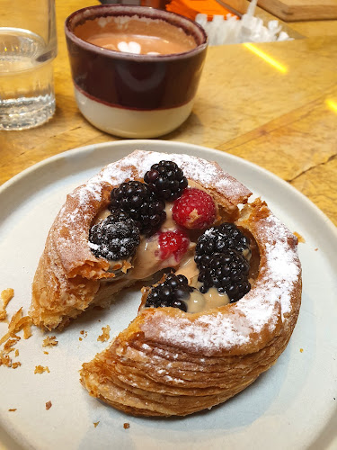 One Half - Gastronomi dan perhotelan