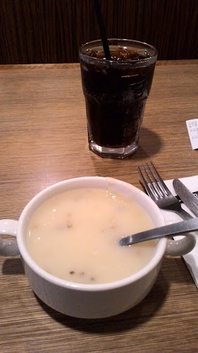 Opinii despre Pizza Hut TTDI în Kuala Lumpur - Gastronomi dan perhotelan