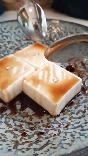 Mangga at the Blue Mansion - Gastronomi dan perhotelan