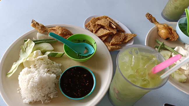 Wak Nuar Ayam Penyet