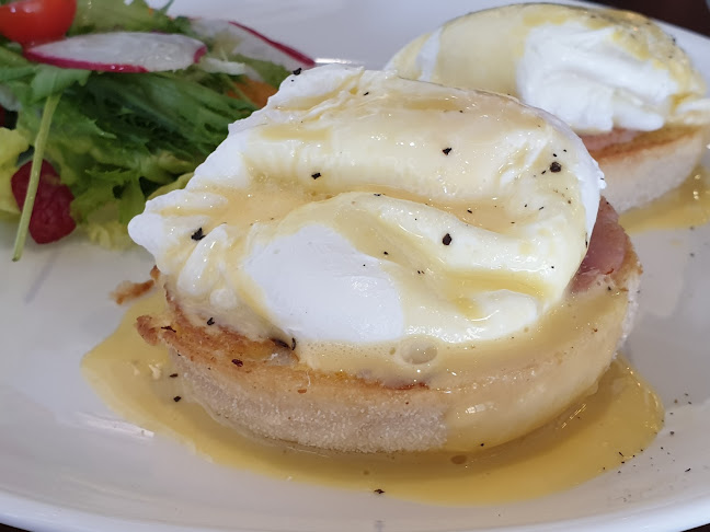 Q Cup Café - Gastronomi dan perhotelan