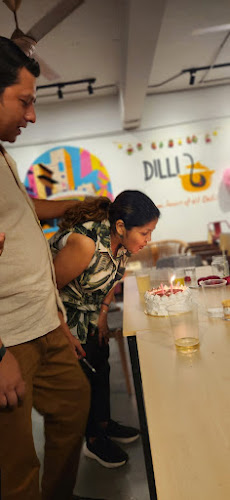 Little Collins cakery & cafe