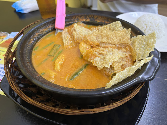 Kam Long Ah Zai Curry Fish Head - Johor Bahru