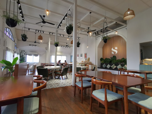 Seed Wholesome Dining - Gastronomi dan perhotelan