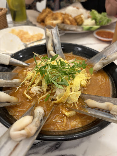 Opinii despre Mom's Laksa în Kuching - Gastronomi dan perhotelan