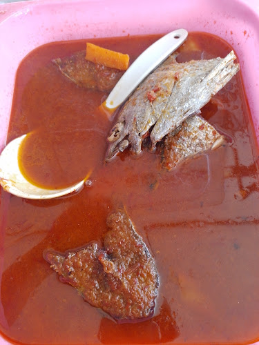 Opinii despre Kedai Makan Ikan Goreng în Chukai - Gastronomi dan perhotelan