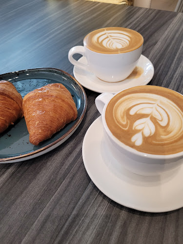 Opinii despre Aison Bakery & Coffee @ Kajang în Kajang - Gastronomi dan perhotelan