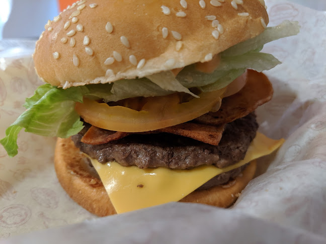 A&W 1st Avenue - George Town