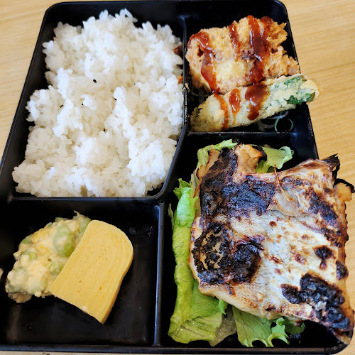 Sushi King - Gastronomi dan perhotelan