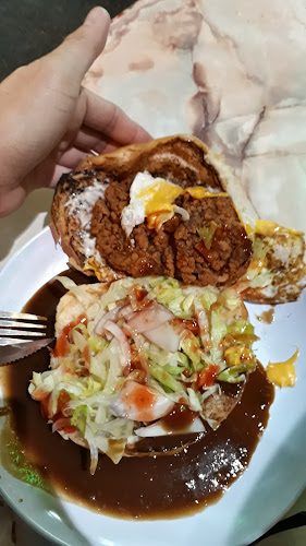 Comentarii opinii despre Old Trafford Burger