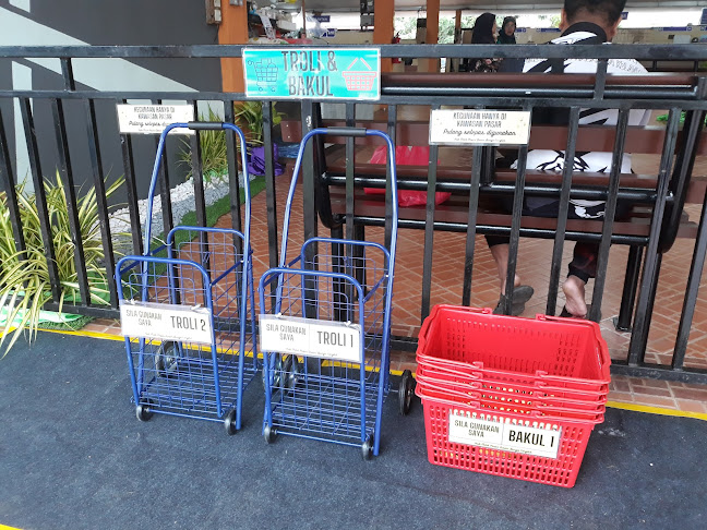 Pasar Bunga Cengkih - Gastronomi dan perhotelan