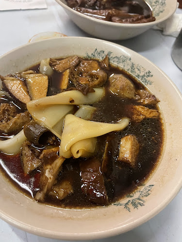 98, Jln Padungan, 93100 Kuching, Sarawak