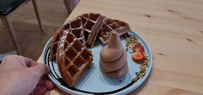 Tiny Elephant - Soft Serve & Coffee