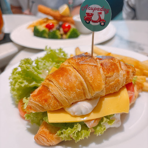 I-Santorini, 8-G-11, Jln Tanjong Tokong, Seri Tanjung Pinang, 10470 George Town, Penang