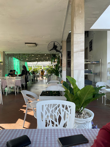 Comentarii opinii despre THE SALMAH